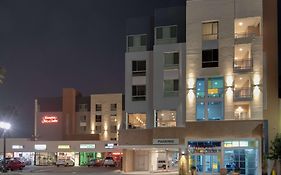 Hampton Inn & Suites Los Angeles - Glendale